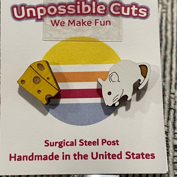 Mouse & Cheese Earrings - Picture 2 of 3